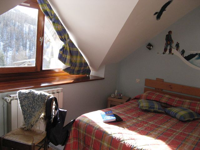 hotel-chambre-aigle-2.jpg