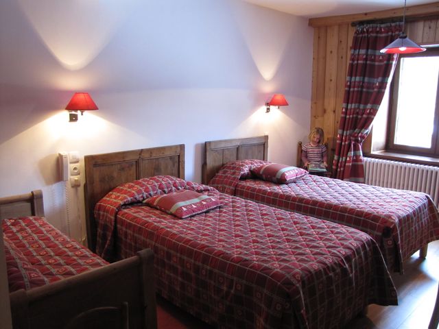 hotel-chambre-menuisier-8.jpg